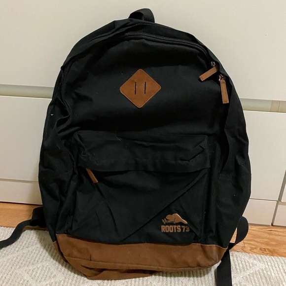 Roots backpack - Picture 1 of 2